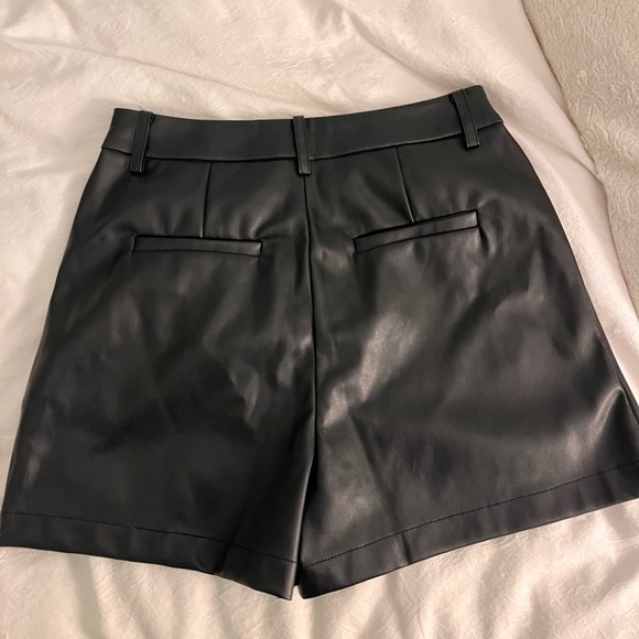 7 for all mankind leather shorts - Picture 2 of 3